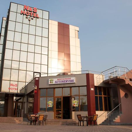 N&S Hotel Barlad Bîrlad Exterior photo